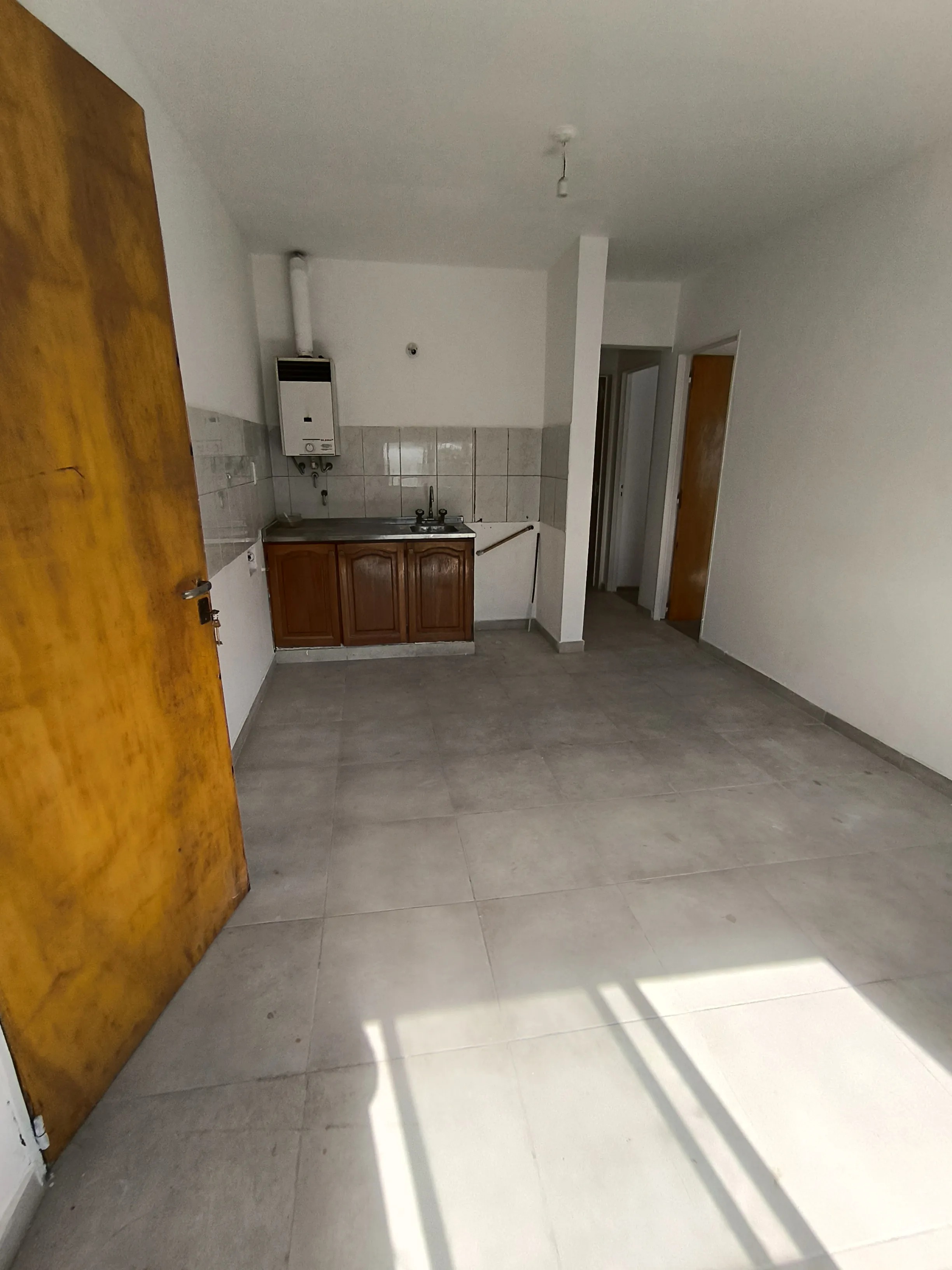 Alquilo depto dos dormitorios, Barrio San Vicente