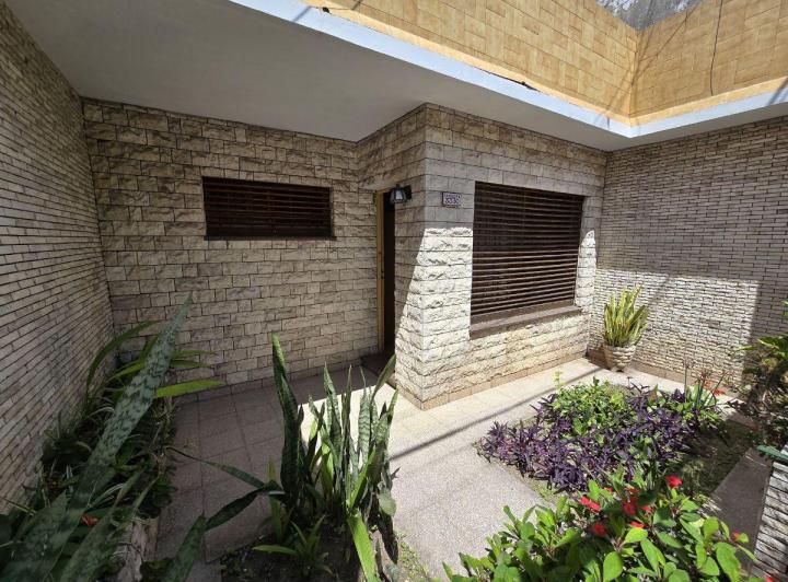 Casa · 154m² · 5 Ambientes · 1 Cochera