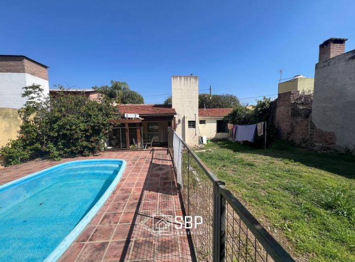 Casa · 118m² · 7 Ambientes · 2 Cocheras