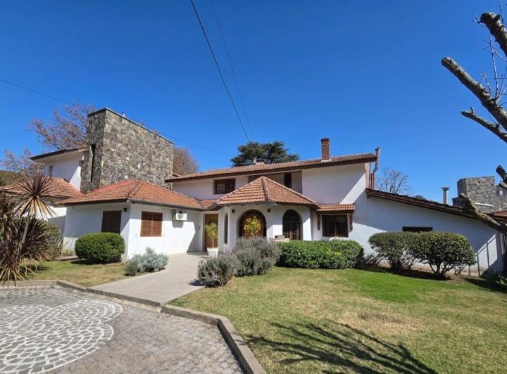 Casa · 991m² · 21 Ambientes · 15 Cocheras