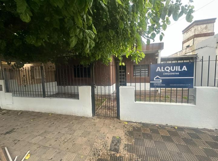 Casa · 70m² · 4 Ambientes · 1 Cochera