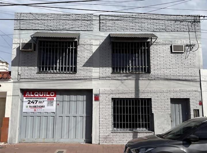Bodega-Galpón · 247m² · 7 Ambientes