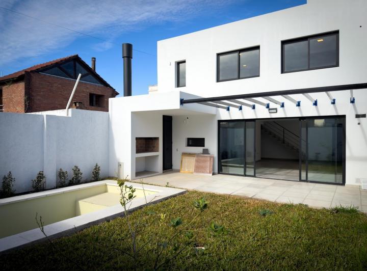 Casa · 170m² · 6 Ambientes · 2 Cocheras