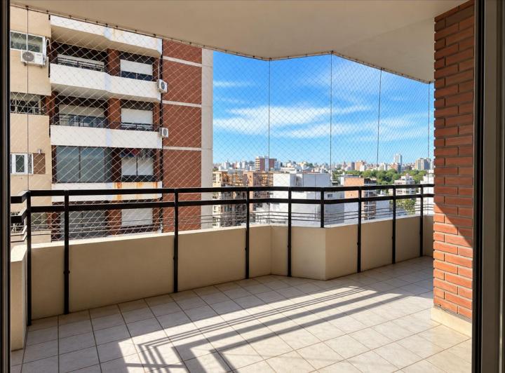 Departamento · 83m² · 4 Ambientes · 1 Cochera