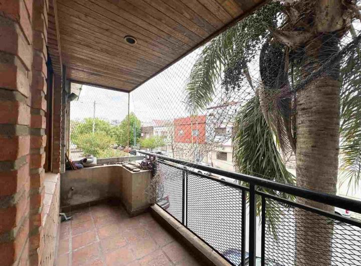 Casa · 159m² · 4 Ambientes · 2 Cocheras