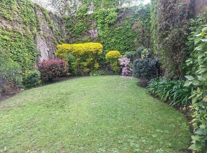 Casa · 220m² · 4 Ambientes · 2 Cocheras