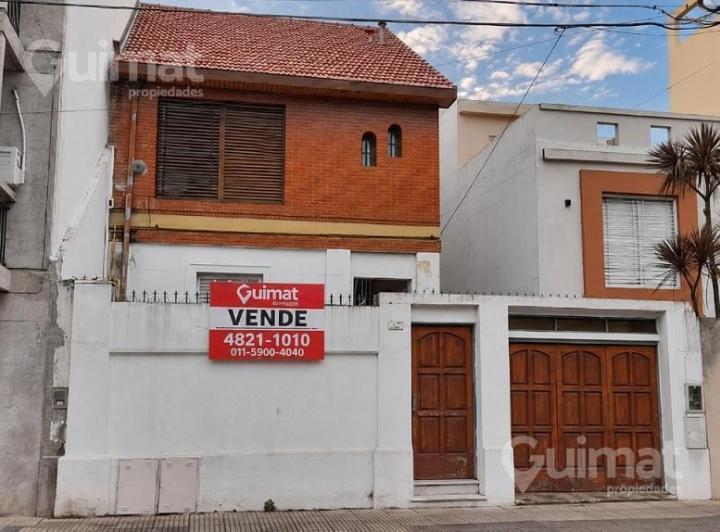 Casa · 375m² · 9 Ambientes · 1 Cochera