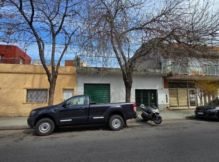 Casa · 225m² · 3 Ambientes · 2 Cocheras