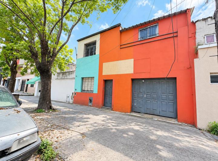 Casa · 130m² · 6 Ambientes · 1 Cochera