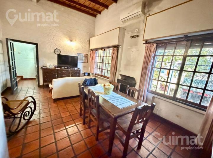 Casa · 294m² · 4 Ambientes · 1 Cochera