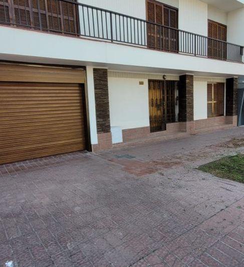 Casa · 201m² · 6 Ambientes · 2 Cocheras