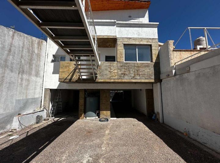 Casa · 124m² · 6 Ambientes · 1 Cochera