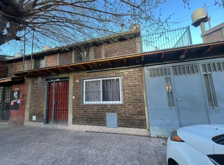 Casa · 187m² · 6 Ambientes · 2 Cocheras