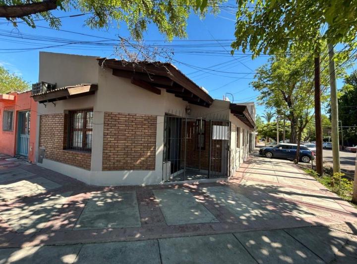 Casa · 85m² · 4 Ambientes · 1 Cochera
