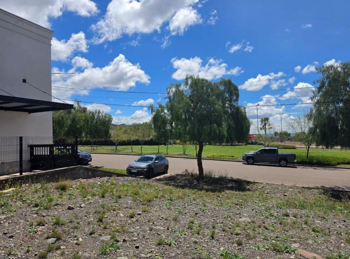 Terreno · 400m²