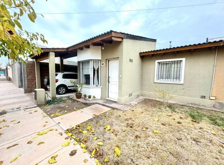 Casa · 100m² · 5 Ambientes · 1 Cochera