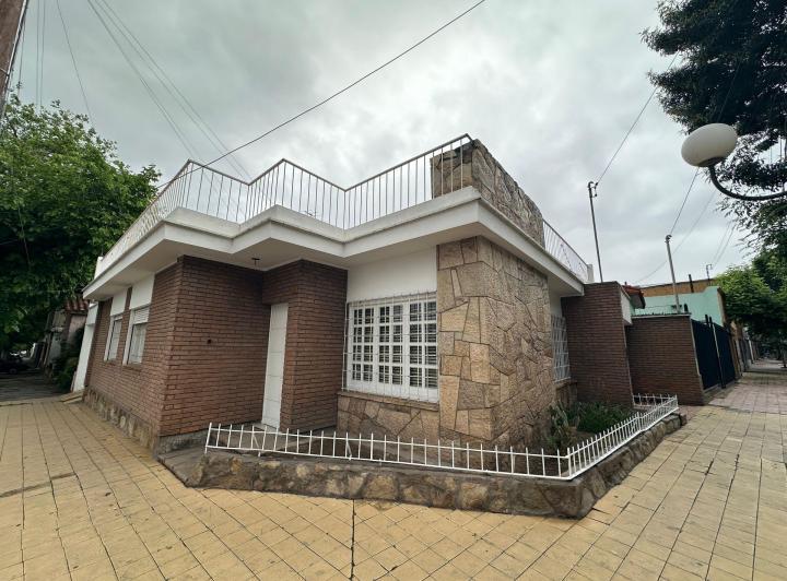 Casa · 124m² · 4 Ambientes · 1 Cochera