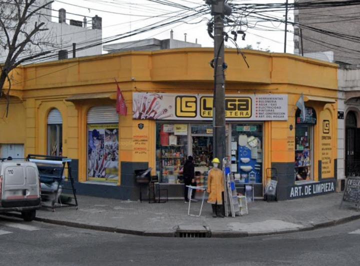 Local comercial · 105m² · 4 Ambientes · 1 Cochera