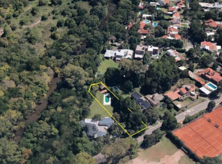 Terreno · 1095m²