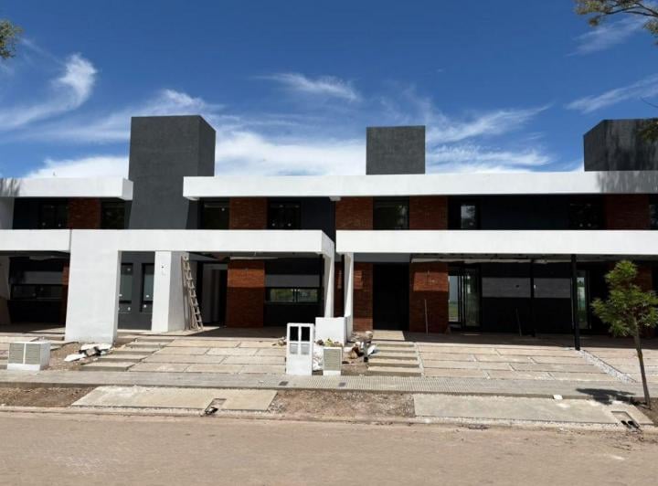 PH · 180m² · 3 Ambientes · 2 Cocheras
