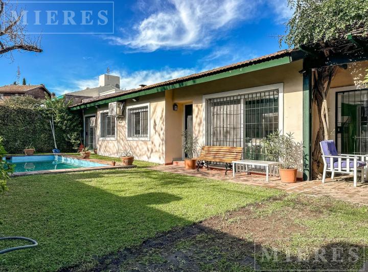 Casa · 204m² · 3 Dormitorios · 1 Cochera