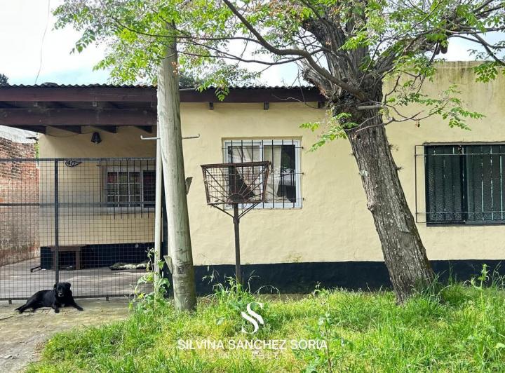 Casa · 74m² · 4 Ambientes · 1 Cochera