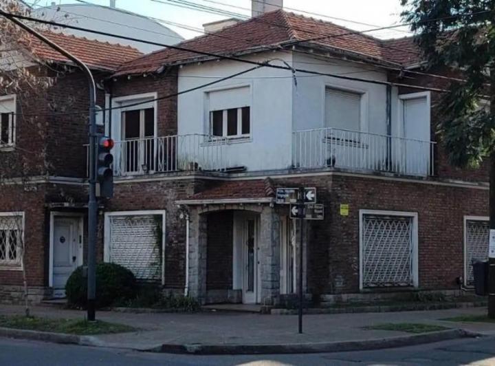Casa · 257m² · 4 Ambientes · 2 Cocheras