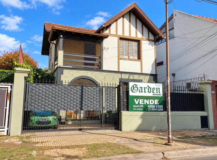 Casa · 137m² · 3 Ambientes · 2 Cocheras