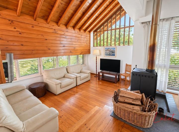 Casa · 237m² · 6 Ambientes · 1 Cochera