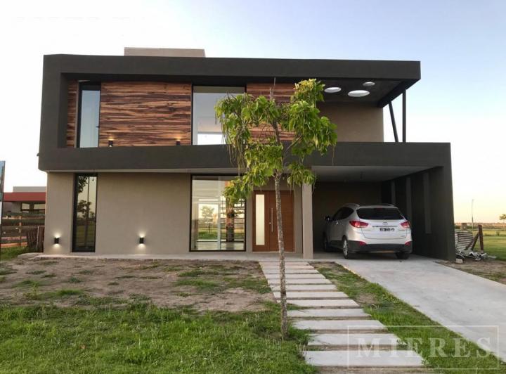 Casa · 189m² · 4 Ambientes · 2 Cocheras