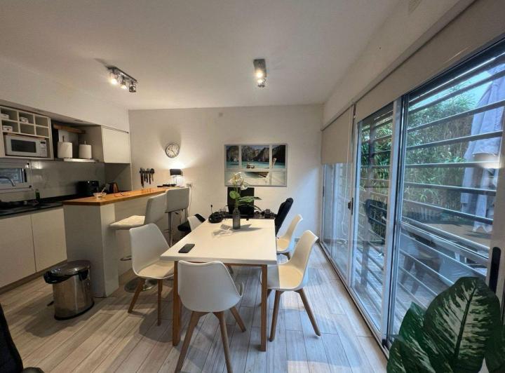Casa · 90m² · 4 Ambientes · 1 Cochera