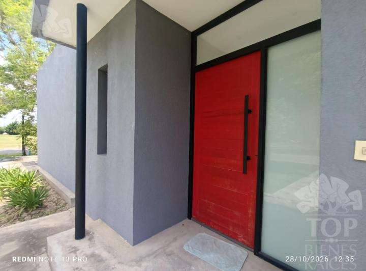 Casa · 131m² · 5 Ambientes · 3 Cocheras