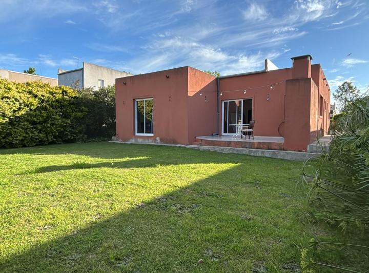 Casa · 107m² · 5 Ambientes · 1 Cochera