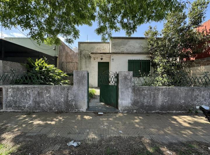 Casa · 108m² · 6 Ambientes · 1 Cochera