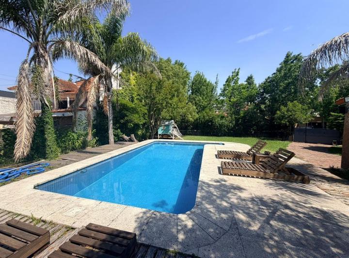 Casa · 283m² · 6 Ambientes · 5 Cocheras