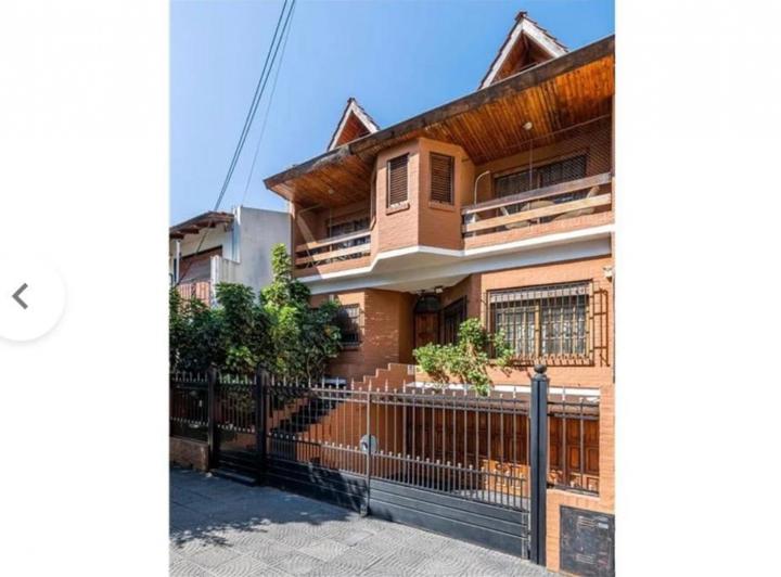 Casa · 425m² · 5 Ambientes · 1 Cochera