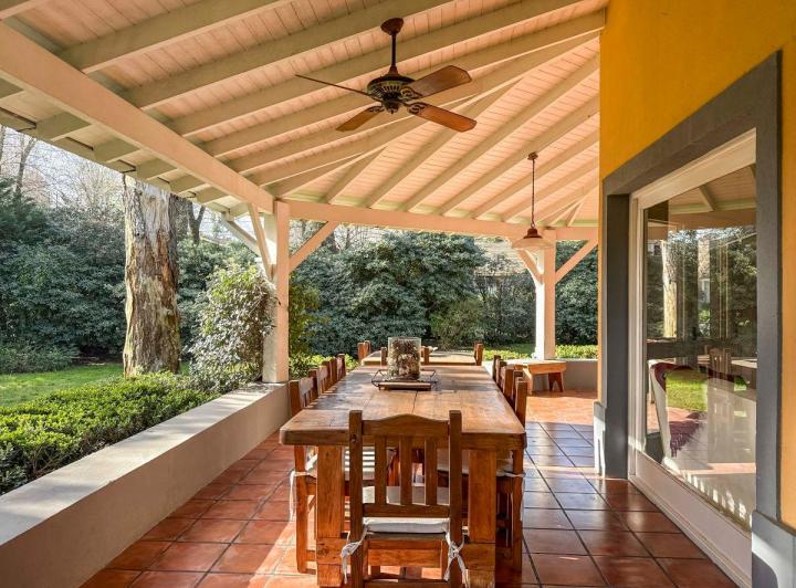 Casa · 289m² · 6 Ambientes · 5 Cocheras