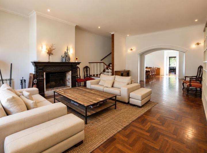 Casa · 320m² · 6 Ambientes