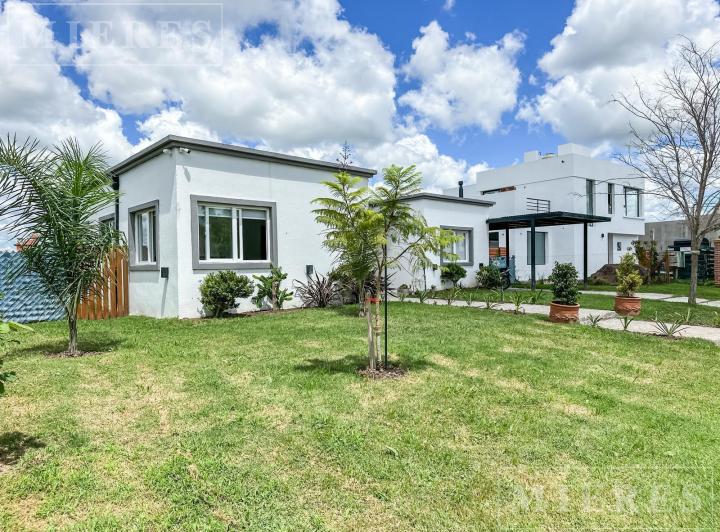 Casa · 160m² · 5 Ambientes · 1 Cochera