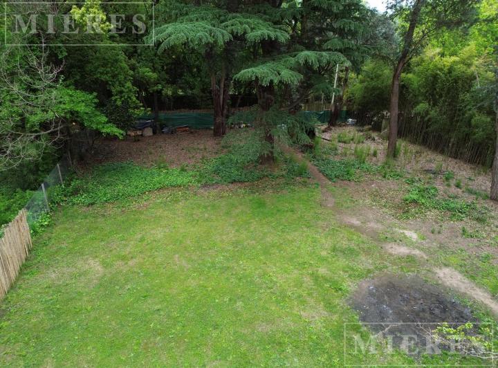 Terreno · 600m²