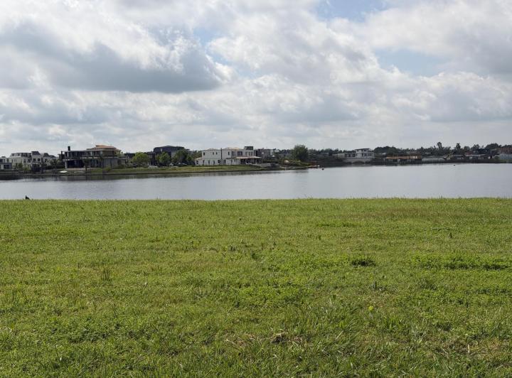 Terreno · 1085m²