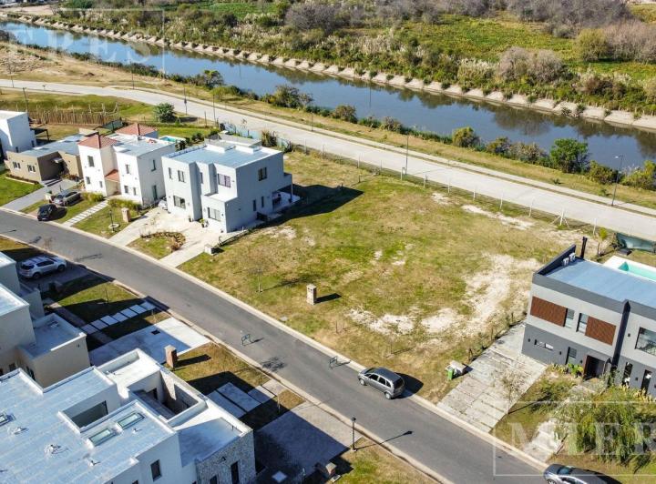 Terreno · 565m²