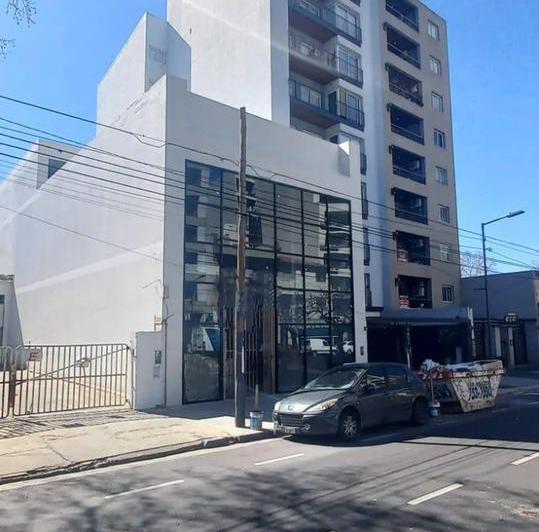 Local comercial · 1300m²