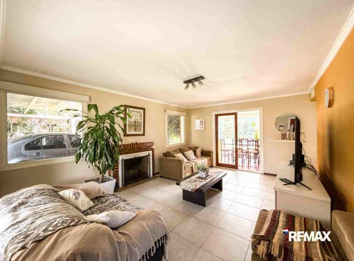 Casa · 180m² · 4 Ambientes · 2 Cocheras