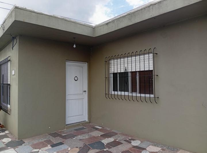 Casa · 80m² · 4 Ambientes · 2 Cocheras