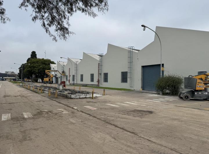 Depósito · 2706m²