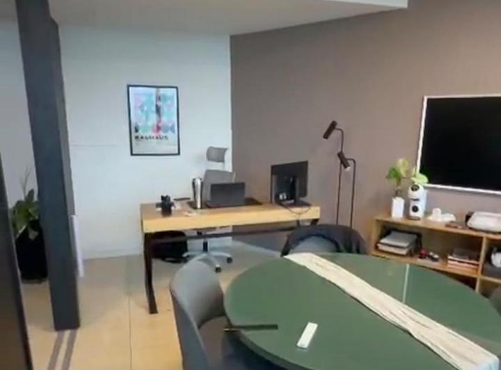Oficina comercial · 50m² · 1 Ambiente · 1 Cochera
