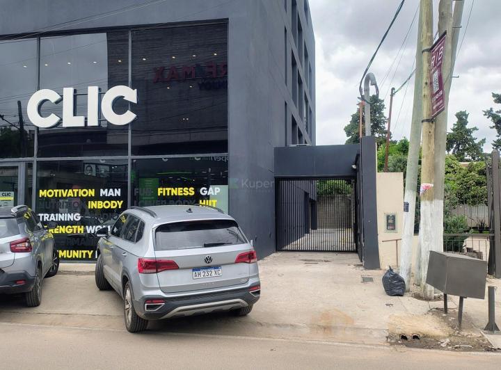 Local comercial · 156m²