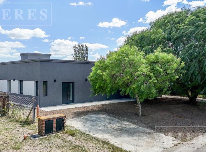 Casa · 163m² · 4 Ambientes · 1 Cochera