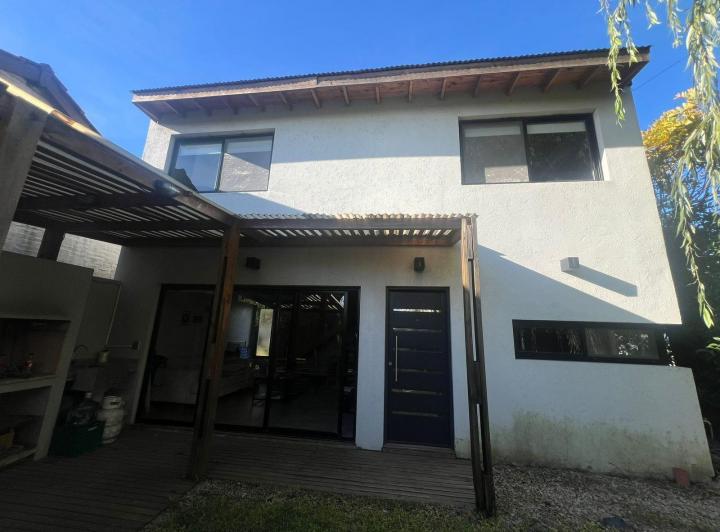 Casa · 100m² · 3 Ambientes · 1 Cochera
